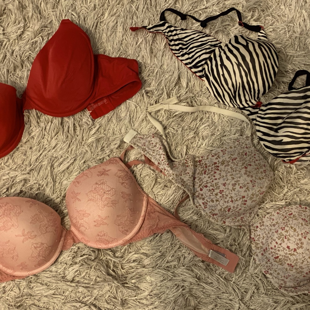 Lot of 4 36D Bras